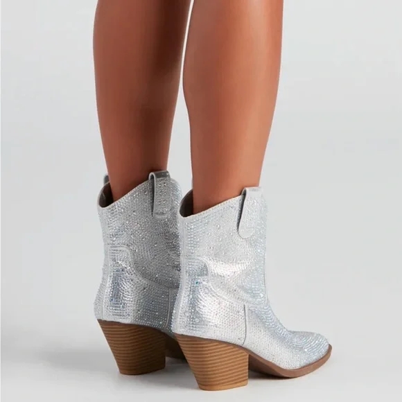 NEW Silver Western Style Bedazzled Cowboy Ankle Boots - Picture 5 of 16